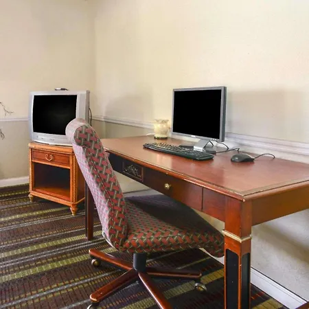Econo Lodge Inn & Suites Carbondale
